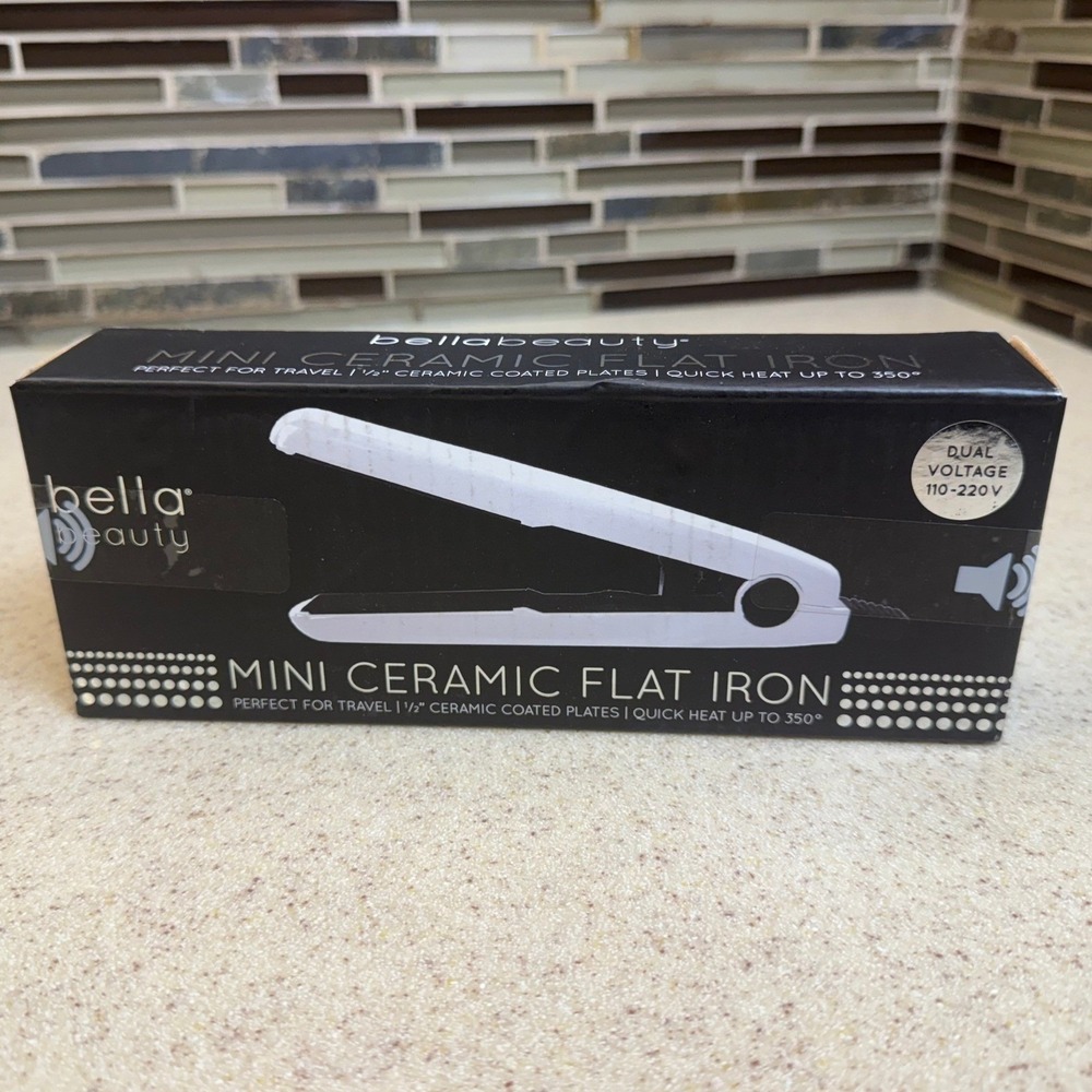 New Bella Beauty Mini Ceramic Flat Iron White 1/2 Inch Travel Straightener NIB